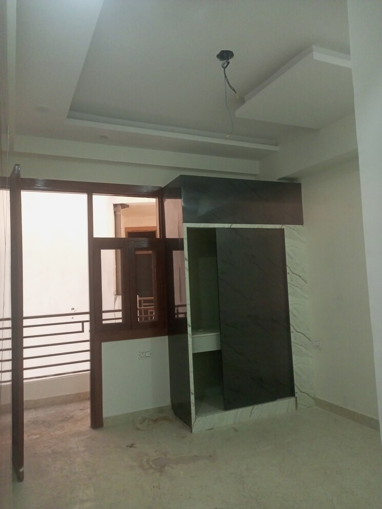 Room, sector 119 2 Bedroom 950 Sq.Ft. Builder Floor In Sector 119 Noida 8649349