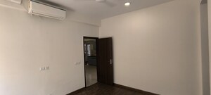 Room in 3 BHK Builder Floor at BPTP Amstoria, Sector 102 – for Sale