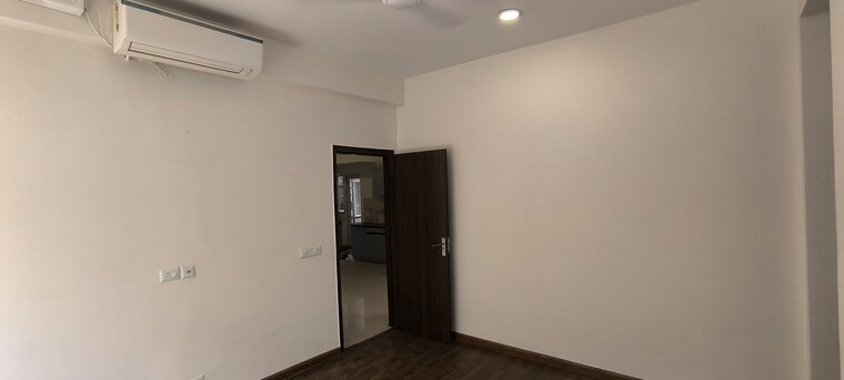 Room, bptp-amstoria 3 Bedroom 2229 Sq.Ft. Builder Floor In Sector 102 Gurgaon 8649389