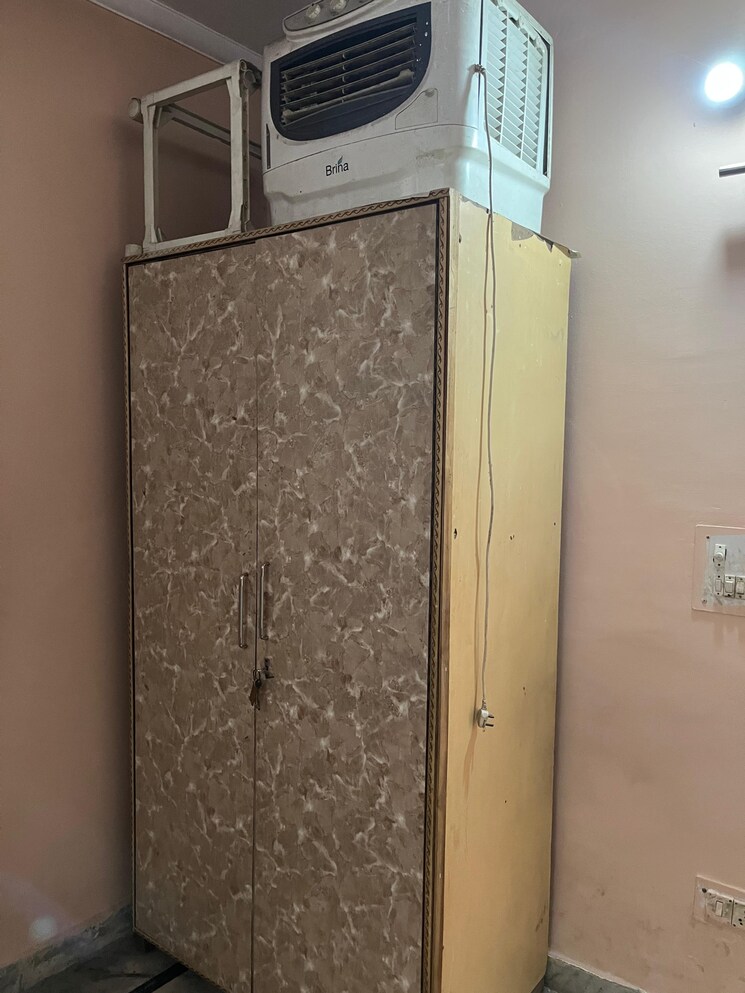 Other, uttam nagar 1 Bedroom 50 Sq.Yd. Apartment In Uttam Nagar Delhi 8649261