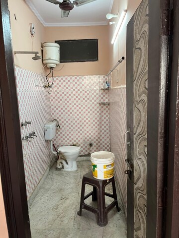 Bathroom in 1 BHK Apartment at Uttam Nagar – for Rent