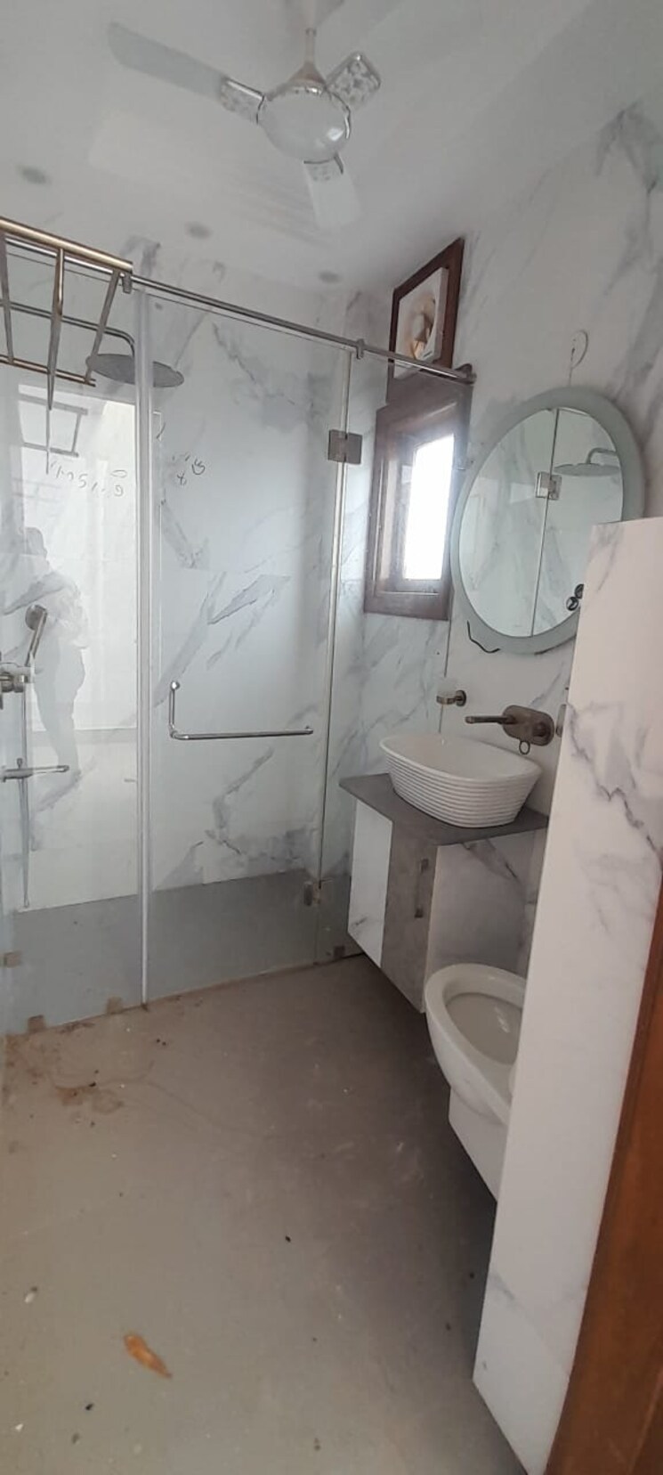 Bathroom, chittaranjan park 1 RK 12000 Sq.Ft. Builder Floor In Chittaranjan Park Delhi 8649316