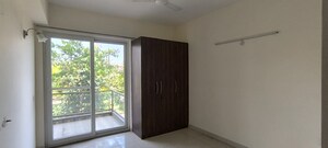 Room in 3 BHK Builder Floor at BPTP Amstoria, Sector 102 – for Sale