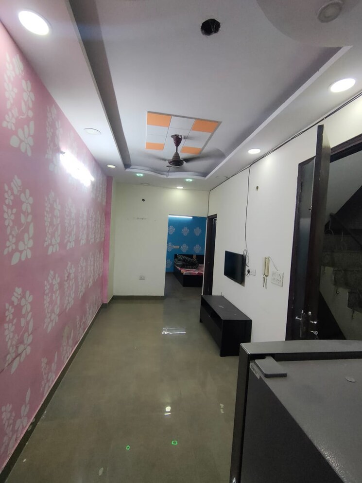 Other, uttam nagar 1 Bedroom 50 Sq.Yd. Apartment In Uttam Nagar Delhi 8649323