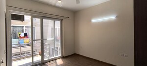 Room in 3 BHK Builder Floor at BPTP Amstoria, Sector 102 – for Sale