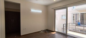 Room in 3 BHK Builder Floor at BPTP Amstoria, Sector 102 – for Sale