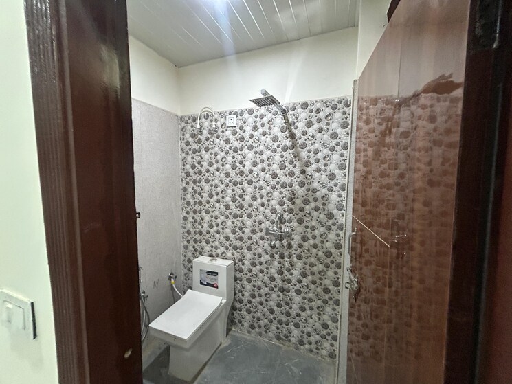 Bathroom, balaji-enclave 3 Bedroom 1250 Sq.Ft. Builder Floor In Govindpuram Ghaziabad 8649387