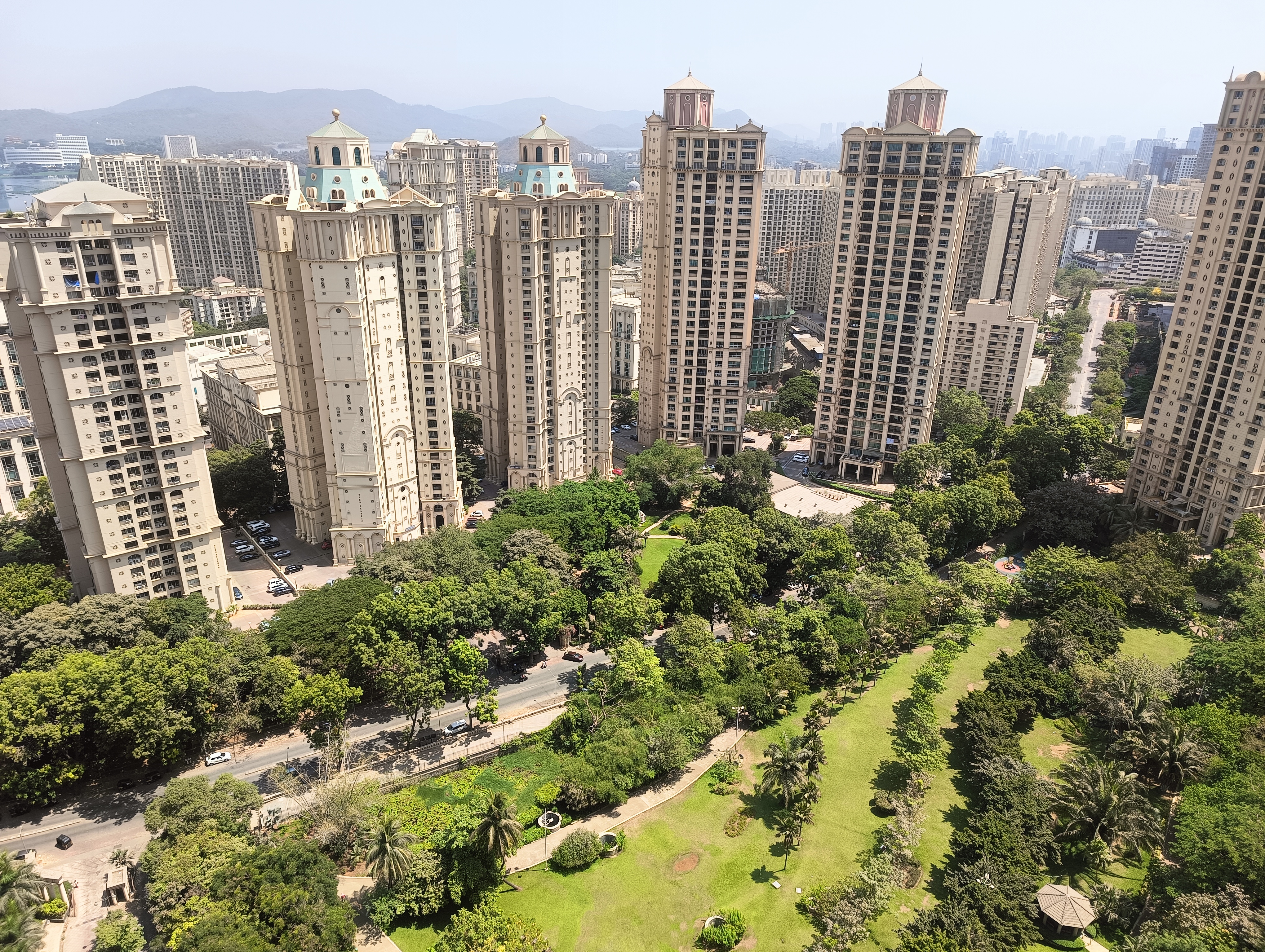 3 BHK + Servant Room 2060 Sq.Ft. Apartment in Hiranandani Gardens Torino