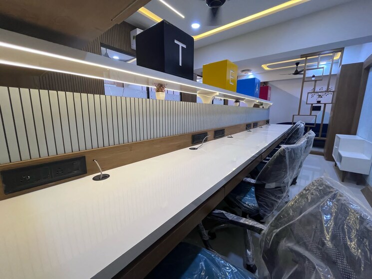 Team Area, shyamal Commercial Office Space 1010 Sq.Ft. In Shyamal Ahmedabad 8649443