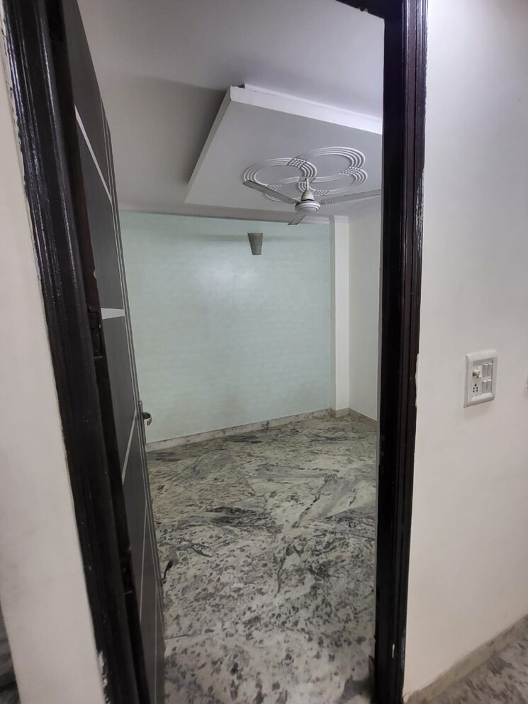 Room, govindpuri 1.5 Bedroom 40 Sq.Yd. Builder Floor In Govindpuri Delhi 8649588