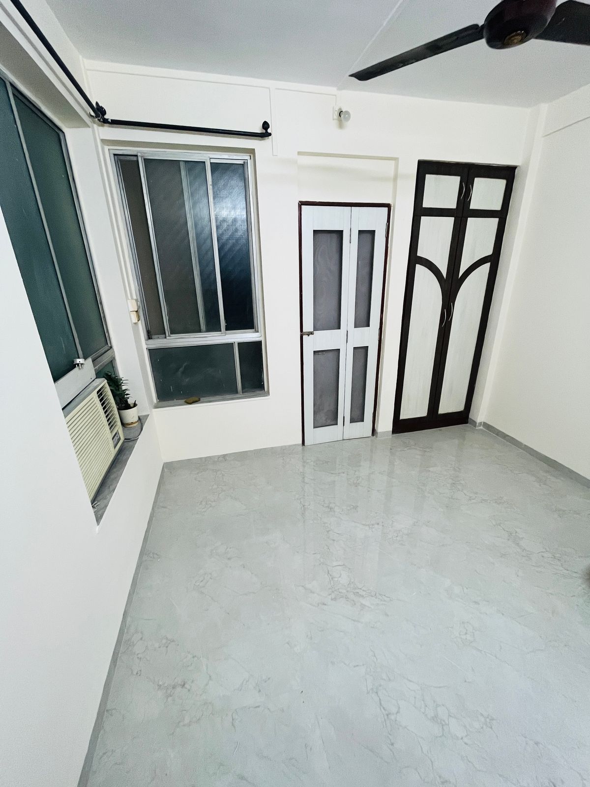 2 BHK + Extra Room Apartment For Rent in Om Sai Plaza