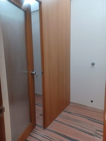 Room in 3 BHK Apartment at Churchgate – for Sale