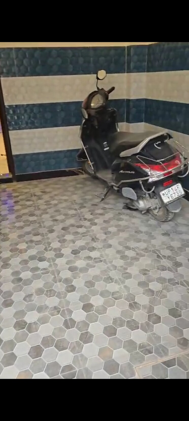  Parking, balaji-enclave 3 Bedroom 85 Sq.Yd. Independent House In Govindpuram Ghaziabad 8649547