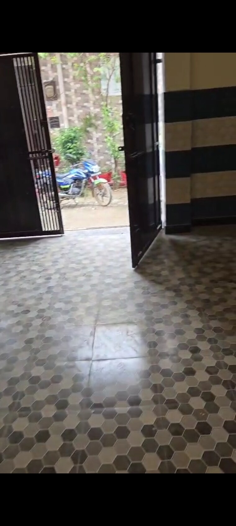  Parking, balaji-enclave 3 Bedroom 85 Sq.Yd. Independent House In Govindpuram Ghaziabad 8649547