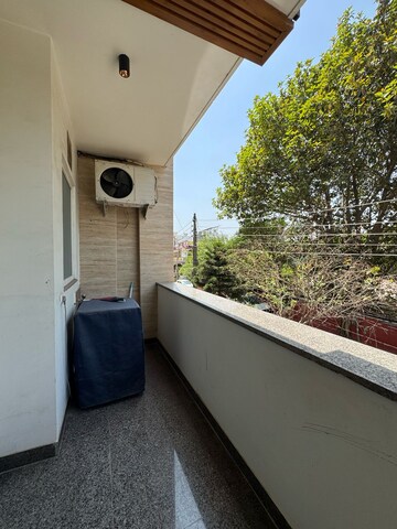 Balcony in 1 RK Builder Floor at Sector 55 – for Rent