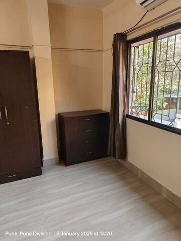 Room in 2 BHK Apartment at A.V.Bhat Oakwoods Apartment, Viman Nagar – for Rent