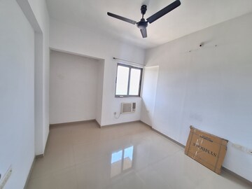 Room in 2.5 BHK Apartment at Lodha Casa Rio Gold, Dombivli East – for Rent