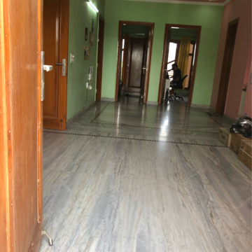 Living Room in 3.5 BHK Builder Floor at Sector 21 – for Rent