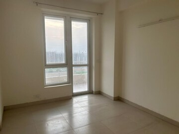 Room in 3 BHK Apartment at Raheja Vedaanta, Sector 108 – for Sale