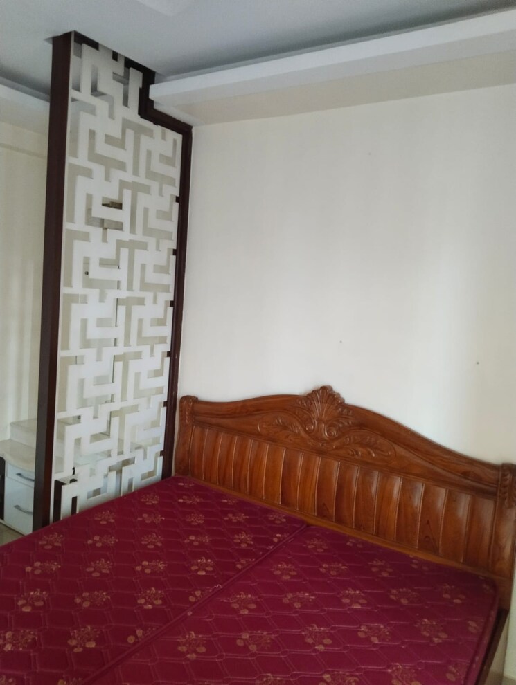 Bedroom, saya-gold-avenue 3 Bedroom 1700 Sq.Ft. Apartment In Vaibhav Khand Ghaziabad 8649667