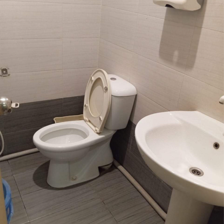 Bathroom, oshiwara 2 Bedroom 800 Sq.Ft. Apartment In Oshiwara Mumbai 8649730