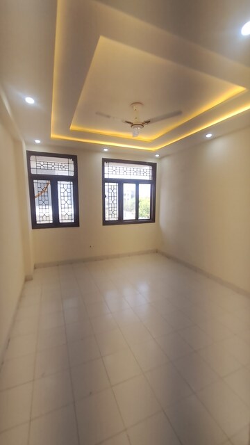 2.5 BHK Builder Floor For Sale in Sushant Lok ii