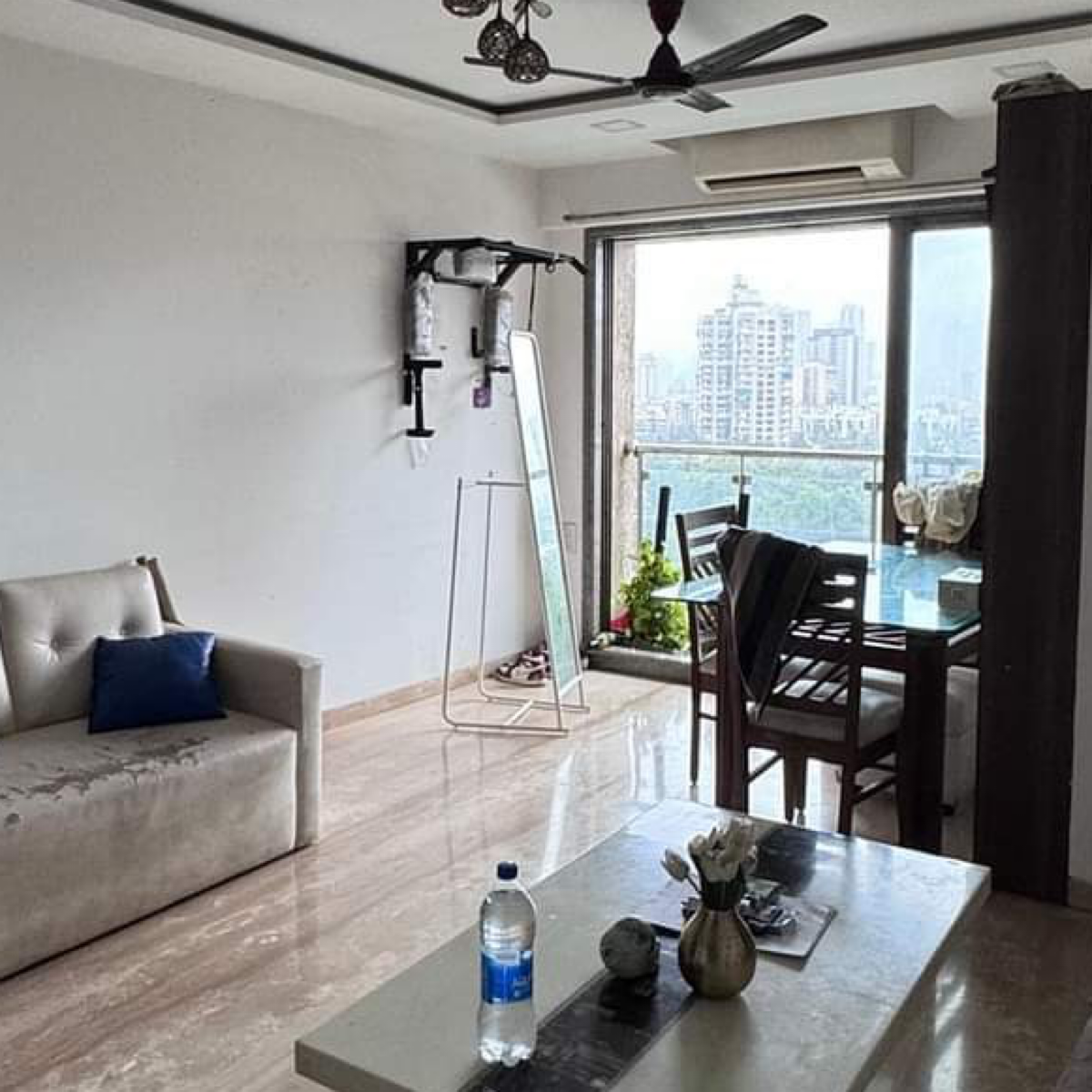 2 BHK Apartment For Rent in Oshiwara Metro Station