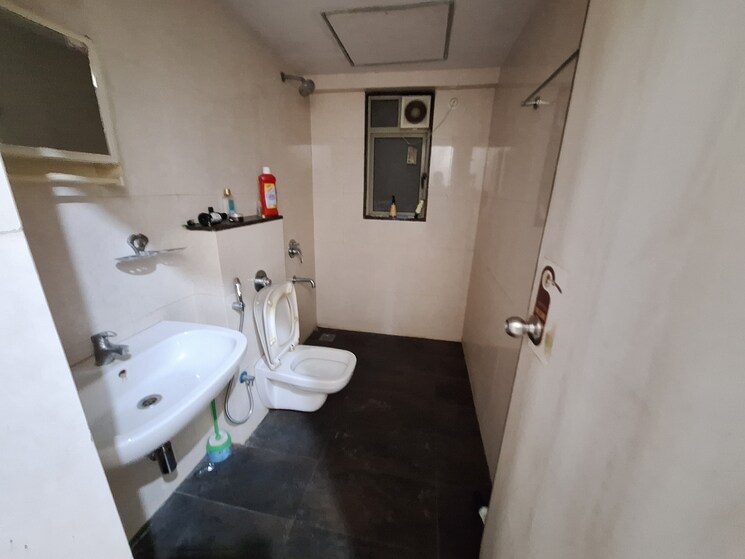 Bathroom, lodha-palava-exotica 2 Bedroom 969 Sq.Ft. Apartment In Dombivli East Thane 8649875