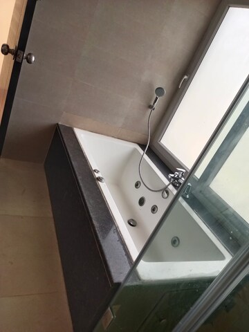 Master Bedroom in 4 BHK Apartment at Indiabulls Enigma, Sector 110 – for Rent