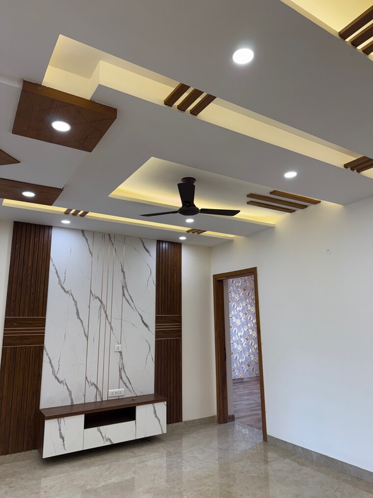 Team Area, sector 85 3 Bedroom 250 Sq.Ft. Builder Floor In Sector 85 Faridabad 8649830