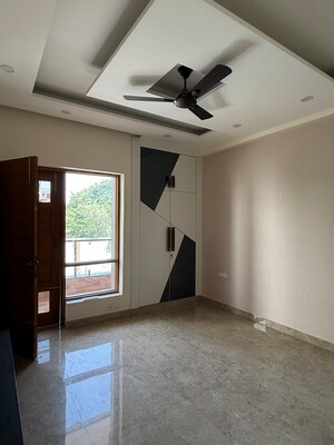 Room in 3 BHK Builder Floor at Sector 85 – for Sale