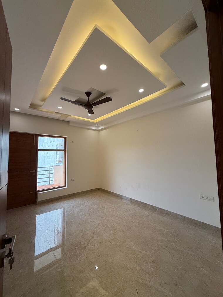 Room, sector 85 3 Bedroom 250 Sq.Ft. Builder Floor In Sector 85 Faridabad 8649830