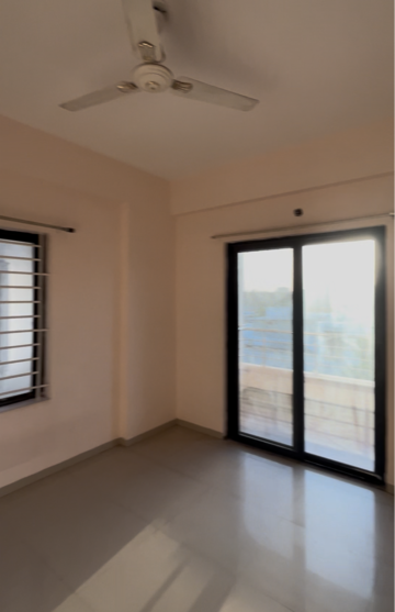Room in 3 BHK Apartment at Bicholi Mardana – for Rent