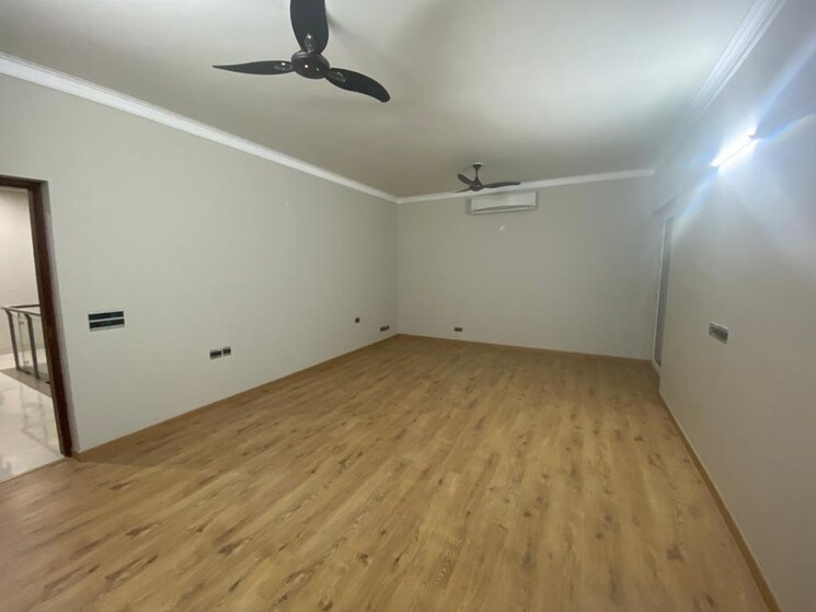 Room, central-park-3-flower-valley 6 Bedroom 350 Sq.Yd. Villa In Sohna Sector 33 Gurgaon 8649968