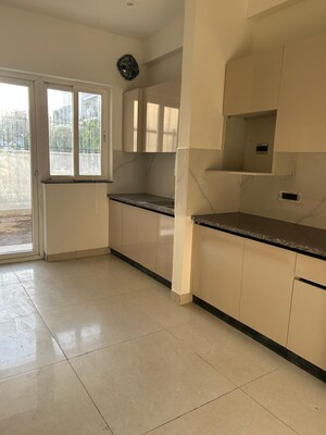 Room in 6 BHK Villa at Central Park 3 Flower Valley, Sohna Sector 33 – for Sale