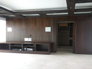 Bedroom in 4 BHK Apartment at Bayview Terraces, Prabhadevi – for Rent