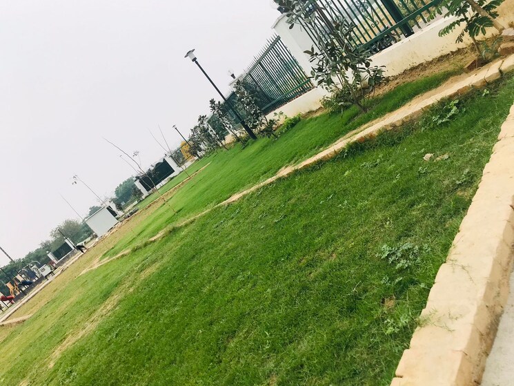 Garden, pardos-okas-enclave  1211 Sq.Yd. Plot In Sushant Golf City Lucknow 8649980