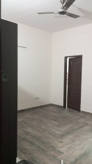 Room in 2 BHK Independent House at Sector 46 – for Rent