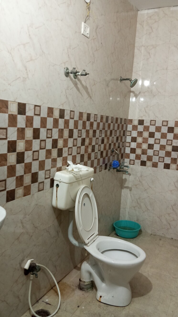 Bathroom, sector 46 2 Bedroom 1550 Sq.Ft. Independent House In Sector 46 Noida 8650164