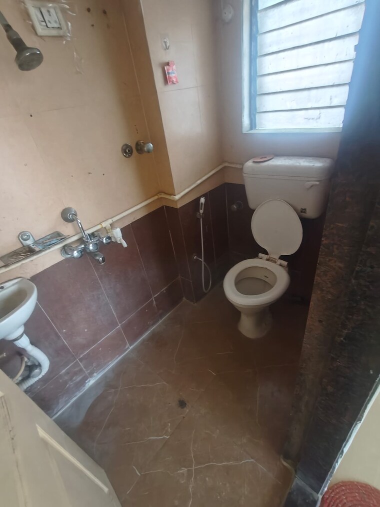 Bathroom, shanti-rishita-apartment 2 Bedroom 850 Sq.Ft. Apartment In Mira Road Thane 8650323