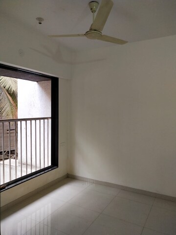 Room in 2 BHK Apartment at Bhoomi Samarth, Goregaon East – for Rent