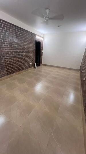 Room in 3.5 BHK Villa at Sushant Lok Iii – for Sale