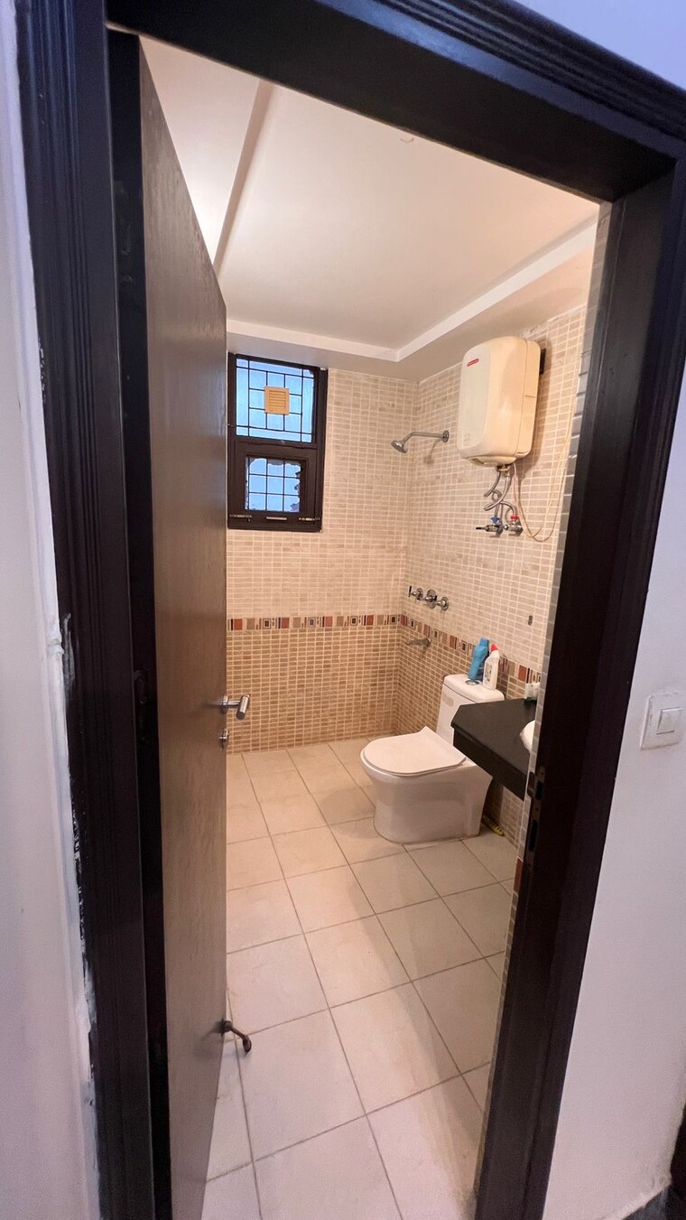 Bathroom, sushant lok iii 3.5 Bedroom 4000 Sq.Ft. Villa In Sushant Lok Iii Gurgaon 8650166