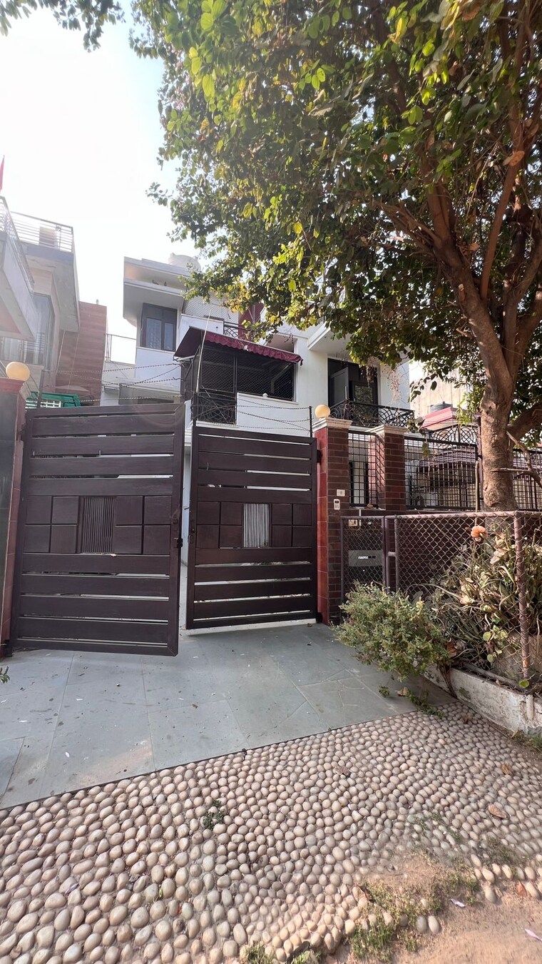 Exterior View, sushant lok iii 3.5 Bedroom 4000 Sq.Ft. Villa In Sushant Lok Iii Gurgaon 8650166