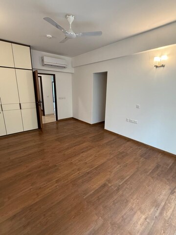 4 BHK Apartment For Rent in Indiabulls Centrum Park, Sector 103