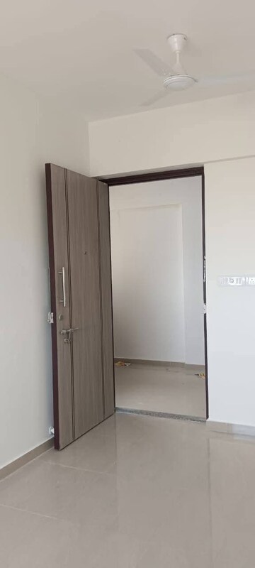 1 RK Apartment For Rent in Satellite Garden, Goregaon East