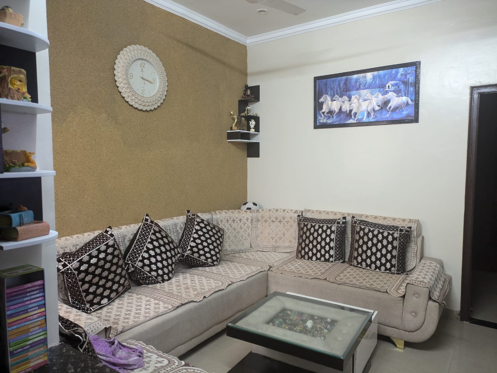 2 BHK Apartment For Rent in Madhav Propeties