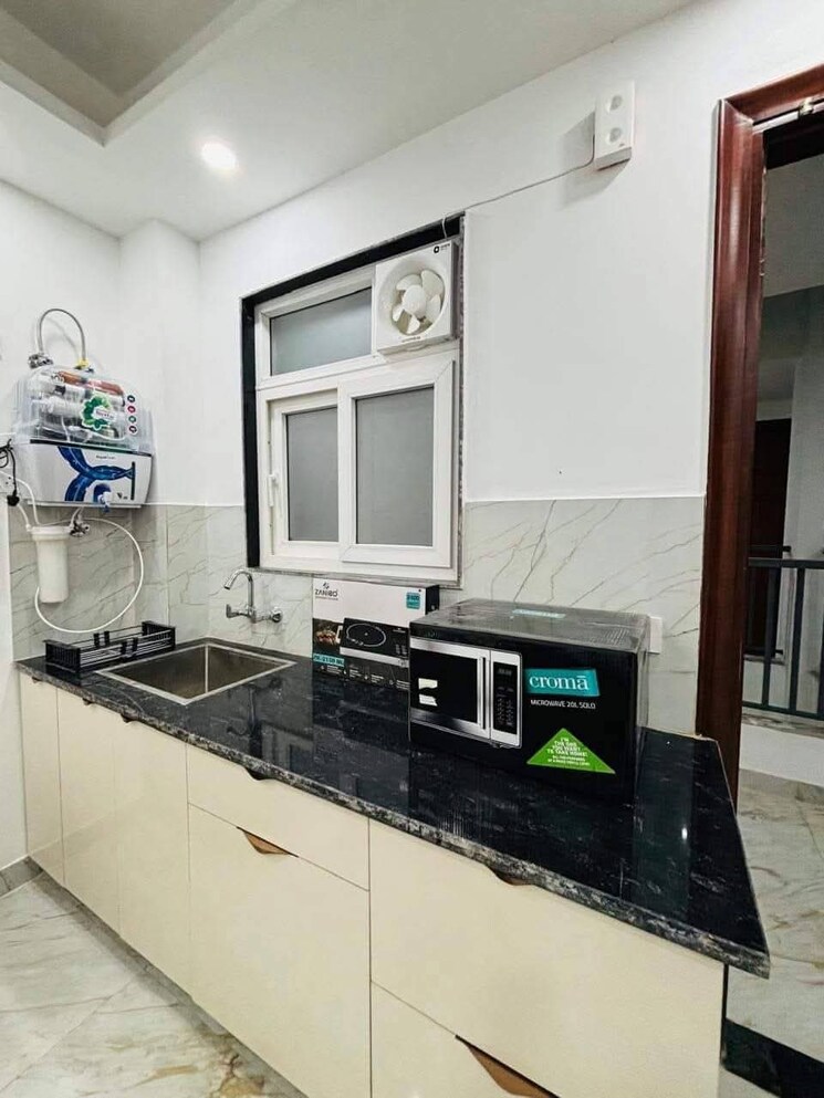 Kitchen, dlf-star-mall 1 Bedroom 650 Sq.Ft. Builder Floor In Sector 30 Gurgaon 8650270