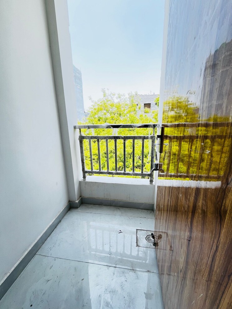 Balcony, paryavaran complex 1 Bedroom 450 Sq.Ft. Builder Floor In Paryavaran Complex Delhi 8650297