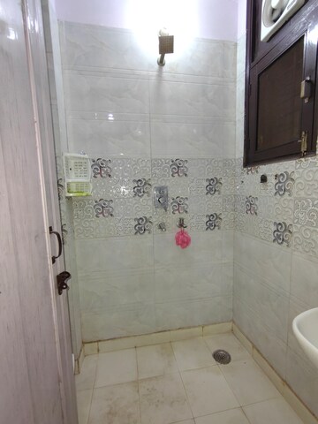 Bathroom in 2 BHK Builder Floor at Vaishali Sector 2 – for Rent